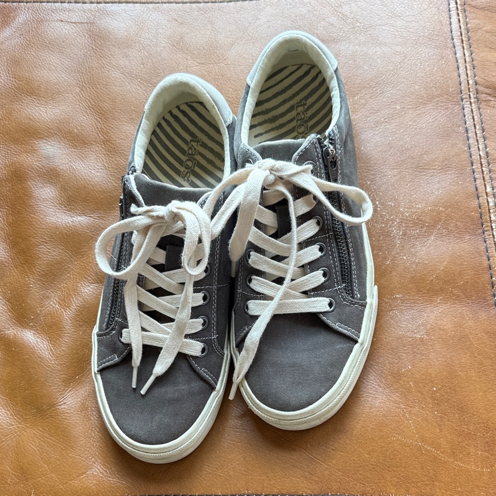 Gray Lace-Up  Taos Sneakers with Side Zipper